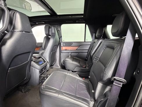 Used 2024 Lincoln Navigator Reserve image 28