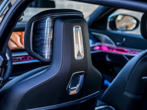 New 2025 BMW 760i xDrive w/ Executive Package image 27