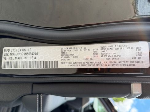 Used 2022 Jeep Grand Cherokee Limited AWD/4WD image 37
