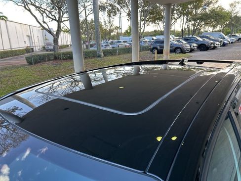 Used 2024 Jeep Wagoneer Launch Edition image 19