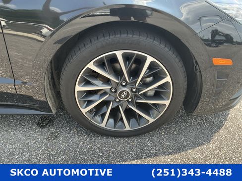 Used 2023 Hyundai Sonata Limited w/ Preferred Accessory Package FWD image 9