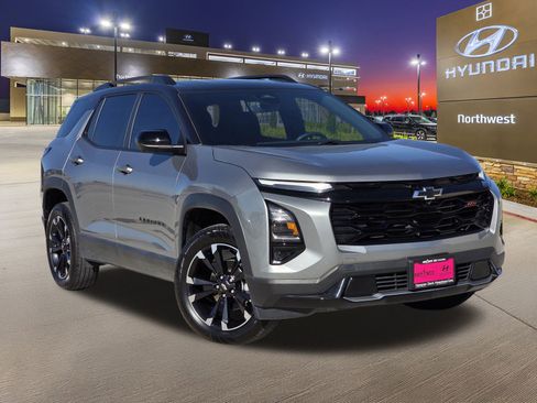 Used 2025 Chevrolet Equinox RS w/ Safety and Technology Package image 3