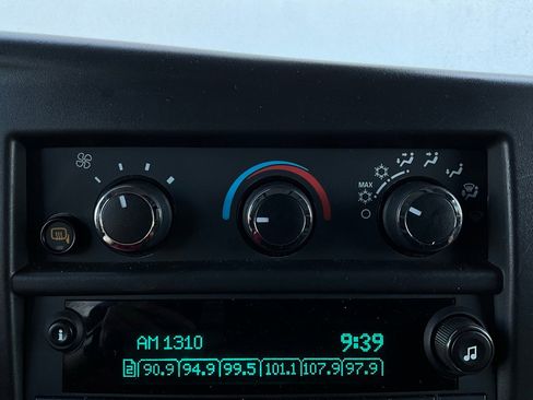 Used 2024 Chevrolet Express 3500 LT w/ LT Preferred Equipment Group image 24