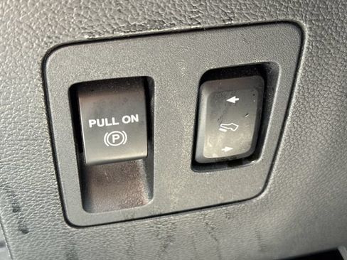Used 2018 Ford Expedition XLT w/ Equipment Group 201A RWD image 29