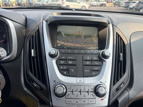 Used 2017 Chevrolet Equinox Premier w/ Enhanced Convenience Package AWD/4WD image 19