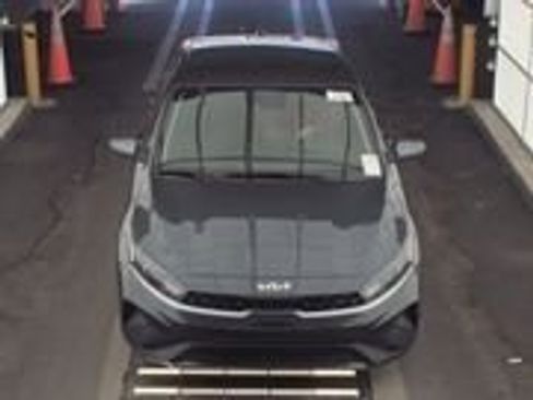 Used 2023 Kia Forte LXS image 3