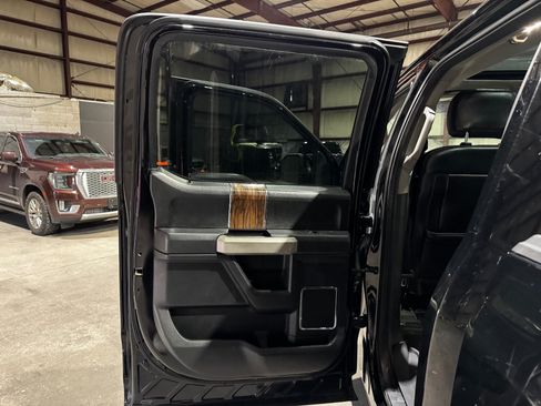 Used 2018 Ford F150 Lariat w/ Equipment Group 501A Mid AWD/4WD image 15