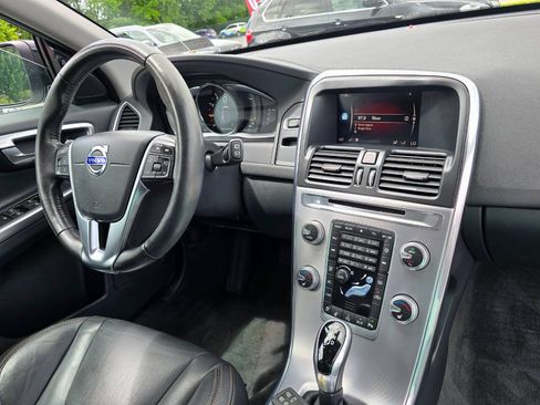 Used 2017 Volvo XC60 T6 Dynamic w/ Climate Package AWD/4WD image 35