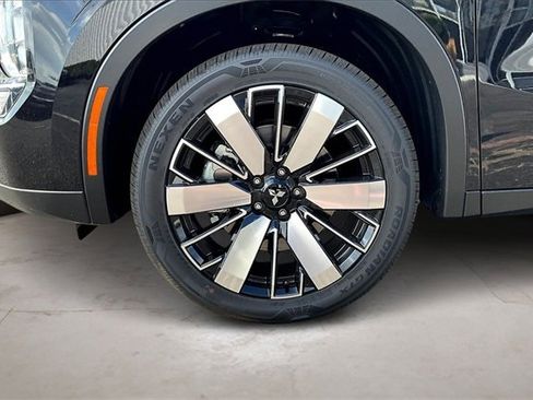 New 2025 Mitsubishi Outlander SE image 34