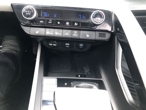 Certified 2024 Hyundai Elantra Limited image 27