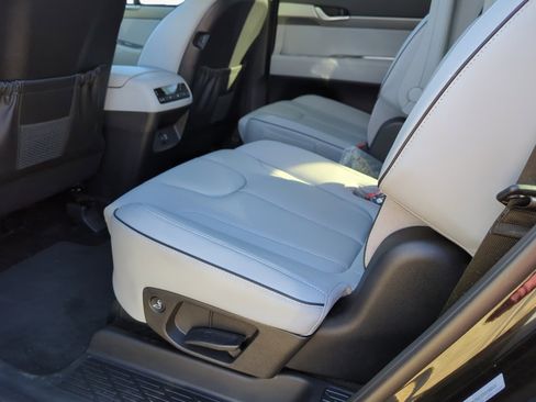 Certified 2025 Hyundai Palisade SEL image 16