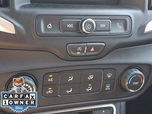 Used 2024 GMC Terrain SLE AWD/4WD image 16