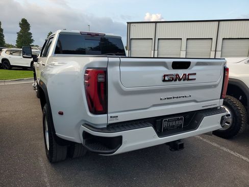 Used 2024 GMC Sierra 3500 Denali w/ Denali Reserve Package AWD/4WD image 3