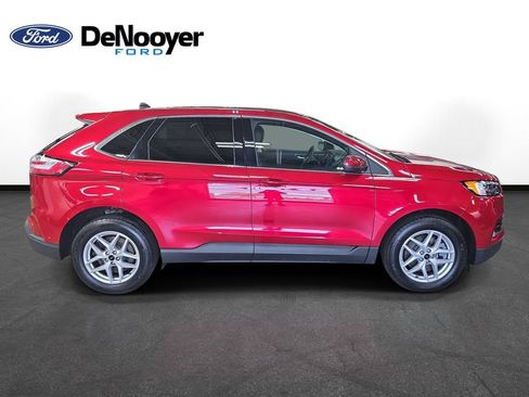Used 2023 Ford Edge SEL w/ Convenience Package AWD/4WD image 4