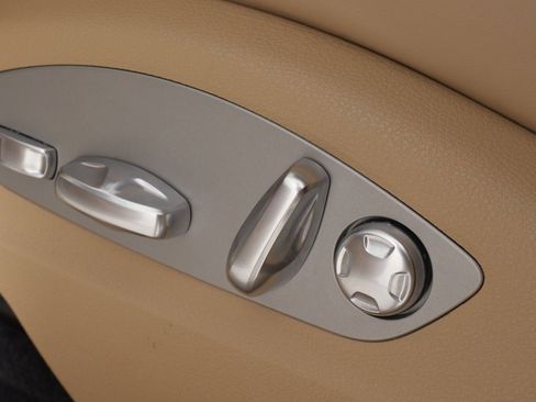 Used 2025 Porsche Macan image 48