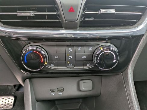 Used 2025 Buick Encore GX Sport Touring w/ Experience Buick Package image 19