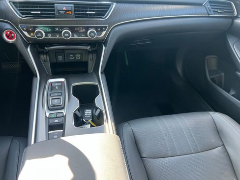Used 2022 Honda Accord Touring image 35