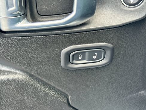 Used 2026 Jeep Wrangler Unlimited Sport AWD/4WD image 12