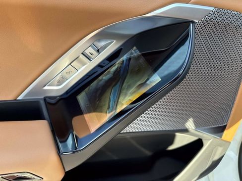 Used 2023 BMW 740i image 12