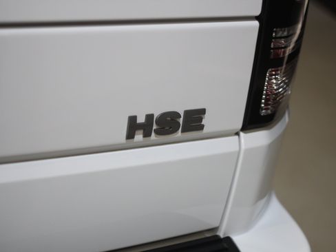 Used 2016 Land Rover LR4 HSE AWD/4WD image 12