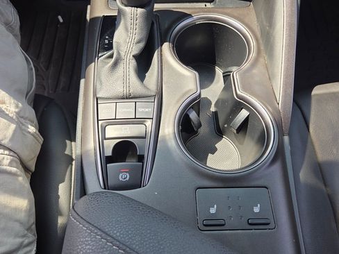 Used 2023 Toyota Camry XSE FWD image 18