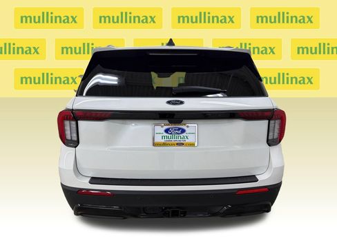 New 2026 Ford Explorer ST-Line w/ ST-Line Street Pack RWD image 7