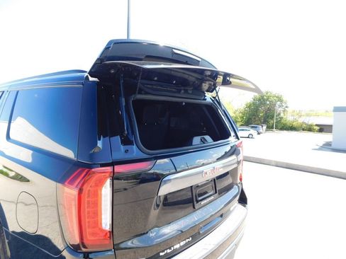 Used 2021 GMC Yukon XL AT4 w/ AT4 Premium Plus Package AWD/4WD image 25