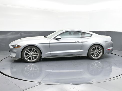 Used 2022 Ford Mustang Premium w/ Equipment Group 201A image 5