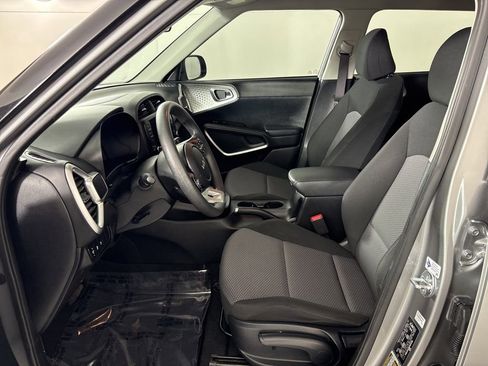 Used 2023 Kia Soul LX w/ Option Group 015 FWD image 25