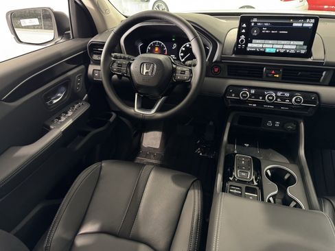New 2025 Honda Pilot Touring image 5