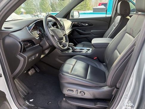 Certified 2023 Chevrolet Traverse RS image 2
