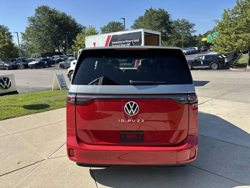 New 2025 Volkswagen ID. Buzz Pro S image 6