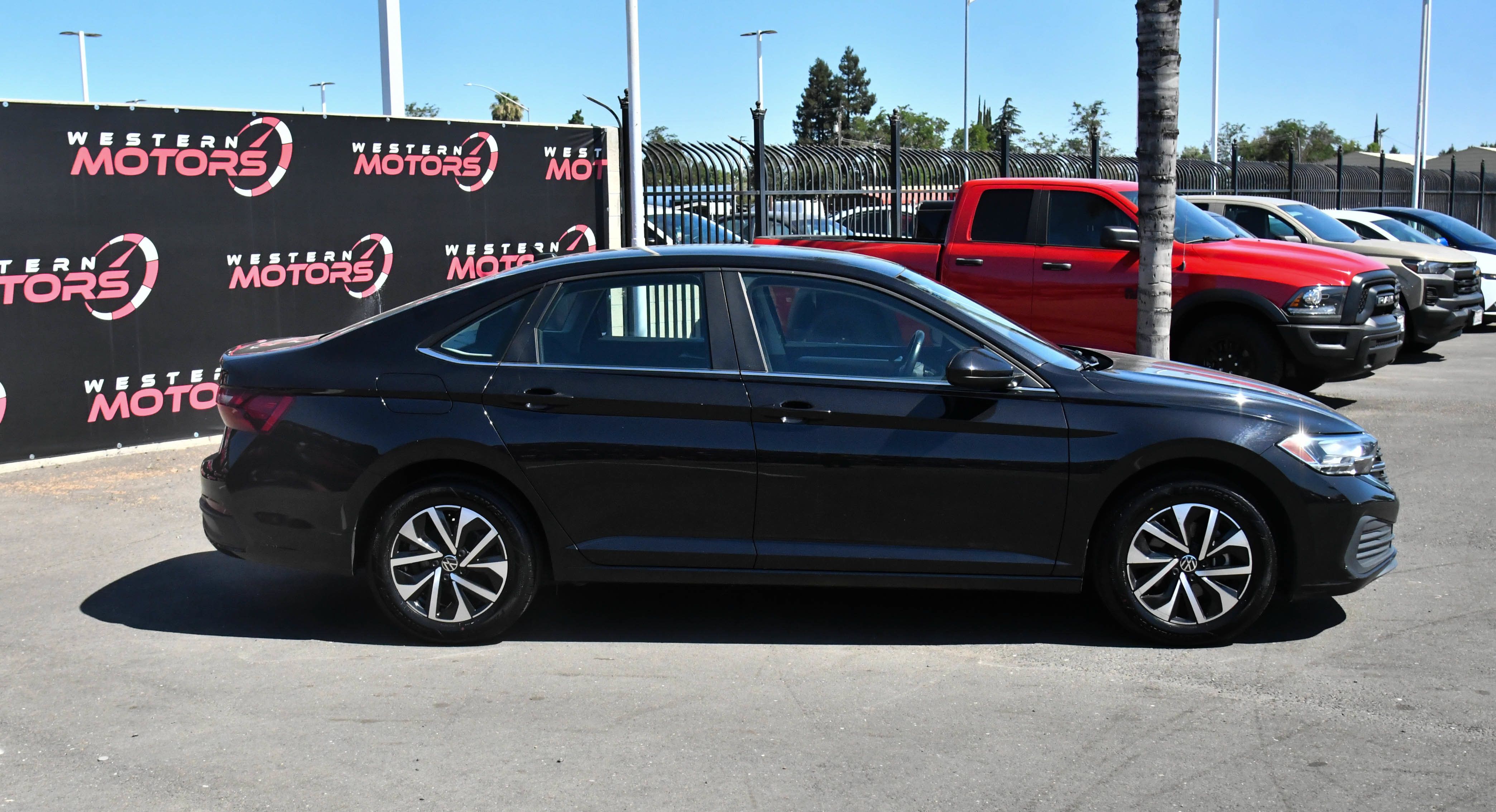 Used 2024 Volkswagen Jetta S FWD image 9