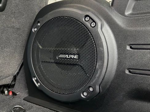 Used 2023 Jeep Wrangler Sport S image 13