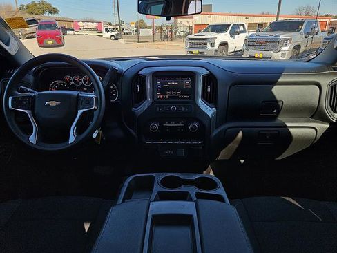 Used 2022 Chevrolet Silverado 1500 Custom w/ Safety Confidence Package image 10