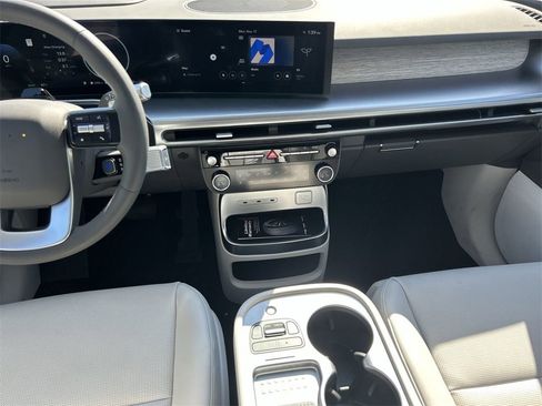 New 2026 Hyundai Ioniq 9 Limited image 5