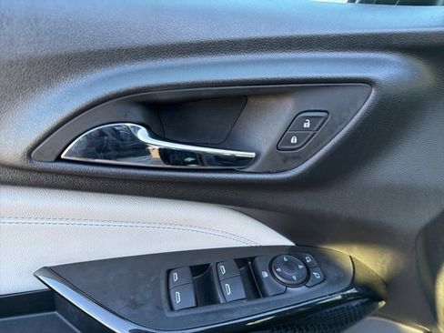 Used 2025 Chevrolet Trax LT w/ LT Convenience Package image 27