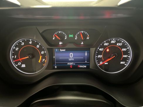 Used 2022 Chevrolet Camaro LT w/ Technology Package image 18