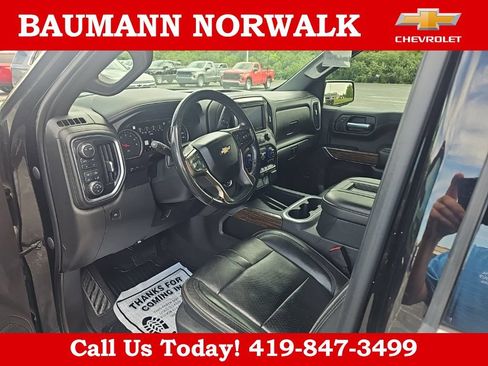 Used 2021 Chevrolet Silverado 1500 High Country w/ Technology Package AWD/4WD image 3