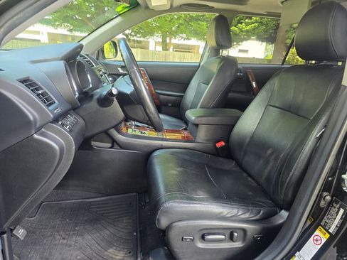 Used 2013 Toyota Highlander Limited AWD/4WD image 27