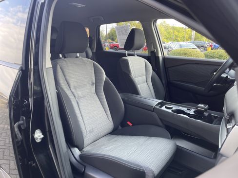 Used 2021 Nissan Rogue SV image 33