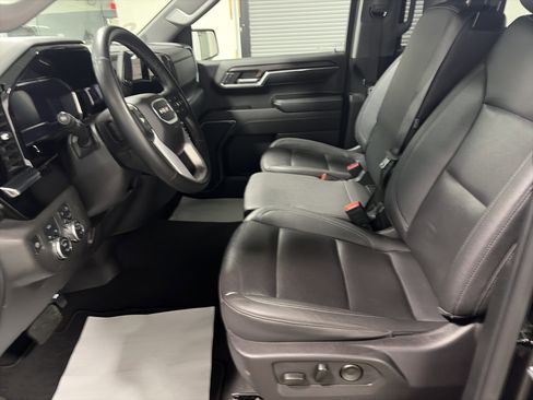 Used 2024 GMC Sierra 1500 SLT image 11