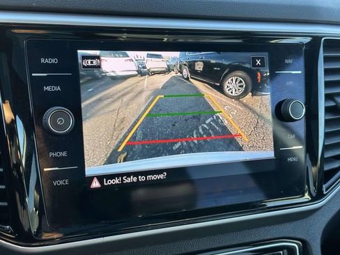 Used 2023 Volkswagen Atlas Cross Sport SEL R-Line image 28