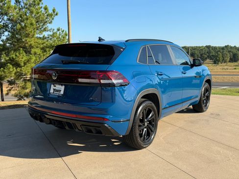 Used 2025 Volkswagen Atlas Cross Sport SEL R-Line AWD/4WD image 6