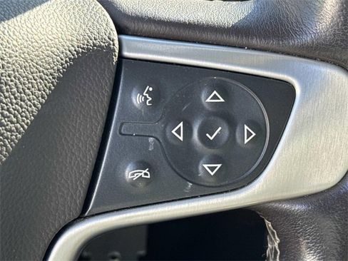 Used 2015 GMC Sierra 1500 SLT w/ SLT Crew Cab Value Package image 30