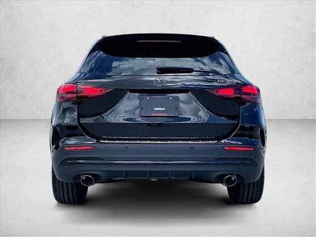 New 2026 Mercedes-Benz GLA 35 AMG 4MATIC image 4