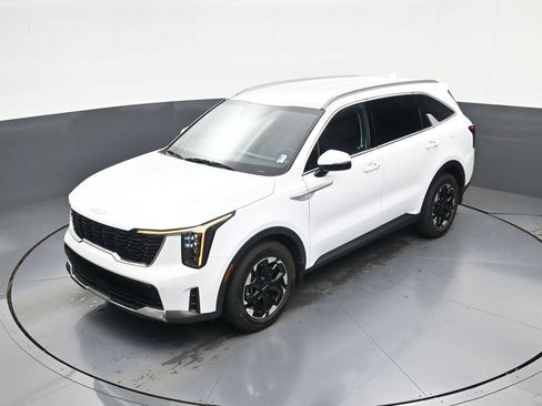 Used 2024 Kia Sorento S FWD image 29