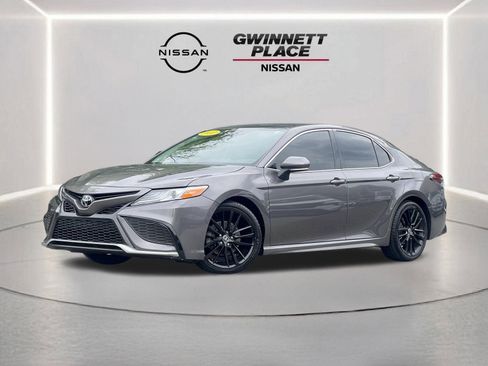 Used 2022 Toyota Camry XSE FWD image 1