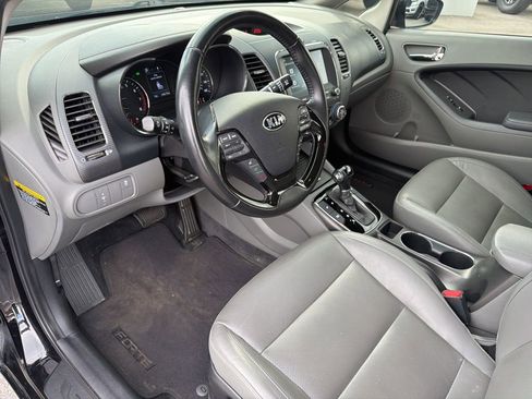 Used 2017 Kia Forte EX FWD image 27