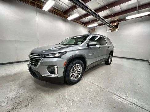 Used 2023 Chevrolet Traverse LT AWD/4WD image 1